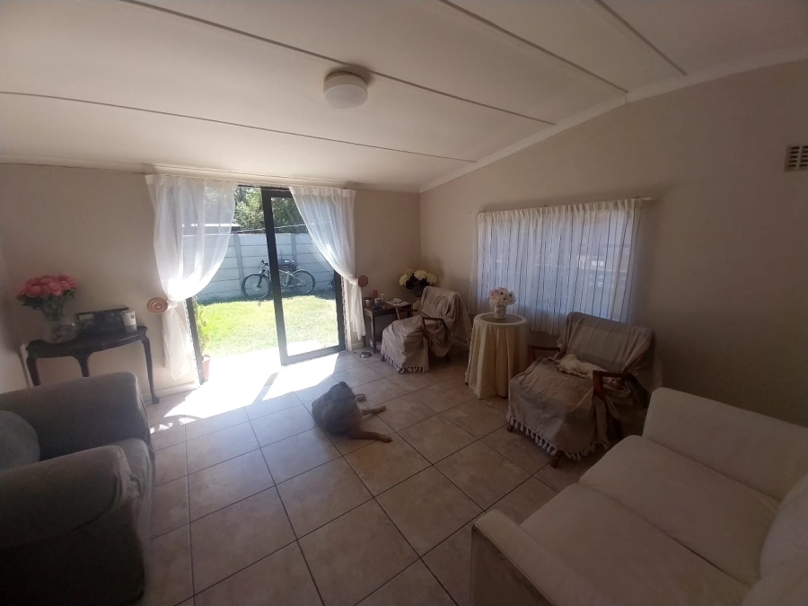 4 Bedroom Property for Sale in Rouxpark Western Cape